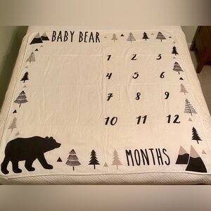 Pondering Pine Organic Cotton Muslin Baby Milestones Blanket Excellent Condition